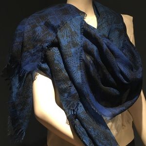 Blue and black scarf